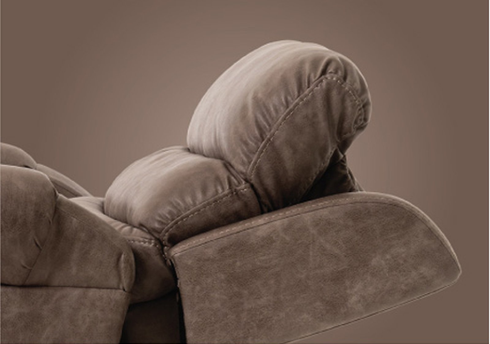 Close-up of VivaLift Tranquil 2 PLR-935 power headrest and cushioned backrest support